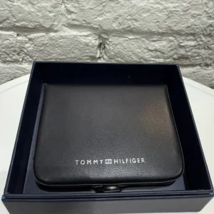 Porte-Monnaie Tommy Hilfiger Homme Noir – Accessoire Élégant, Cuir Premium, Compact et Pratique