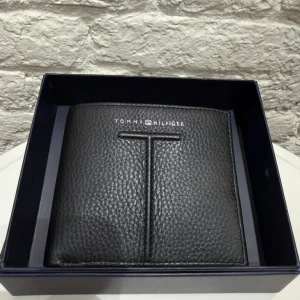 Portefeuille Homme Tommy Hilfiger Noir en Cuir – Accessoire Élégant et Pratique