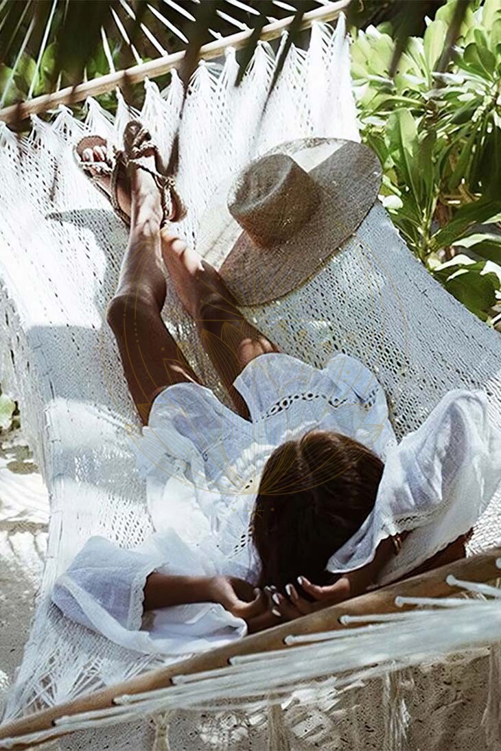 Robe Blanche Style bohème à épaules dénudées – Image 4