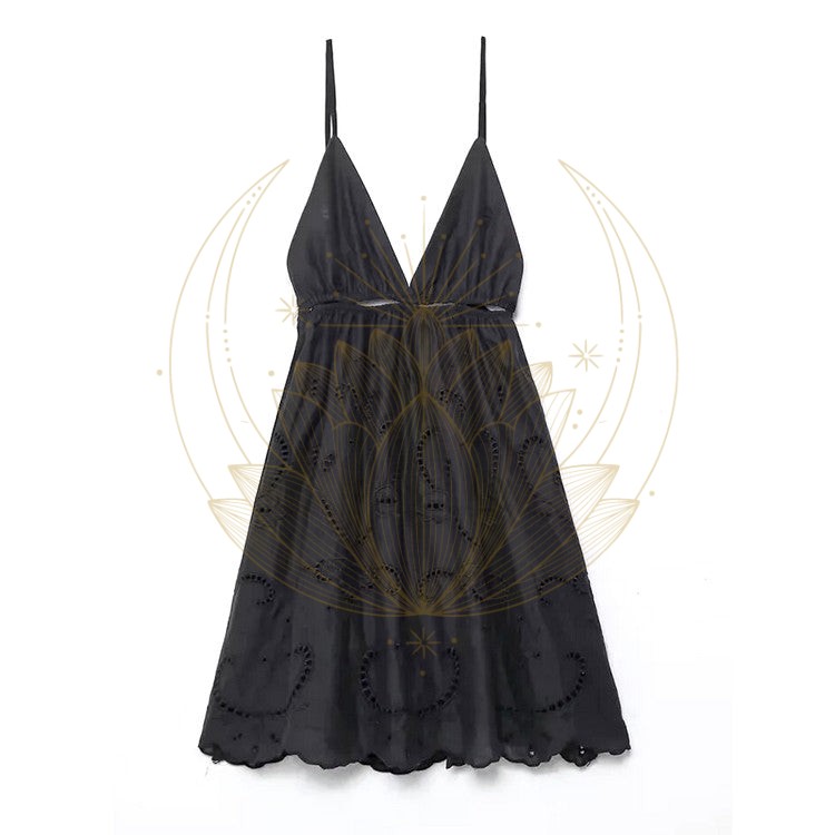 Robe Courte à broderie noire – Image 3