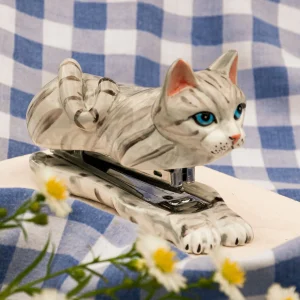 Agrafeuse chat tabby