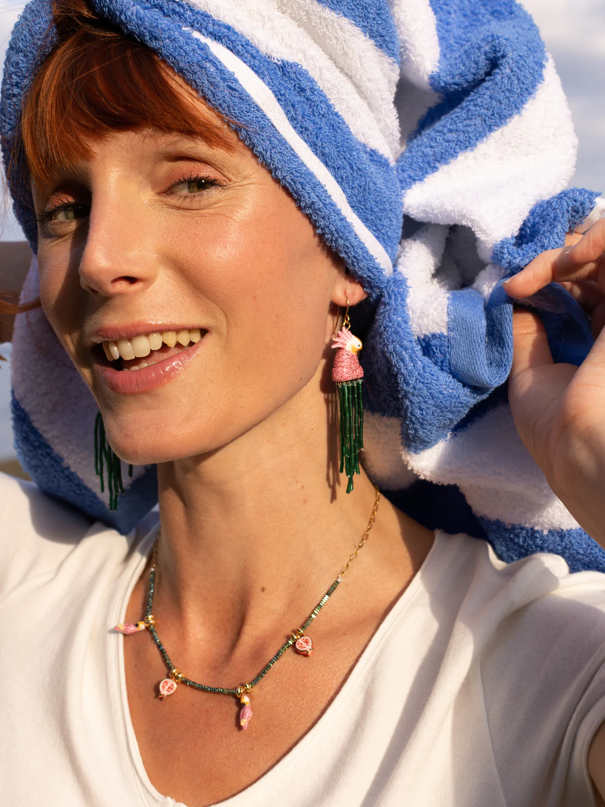 Boucles d'oreilles cacatoès et perles – Image 2