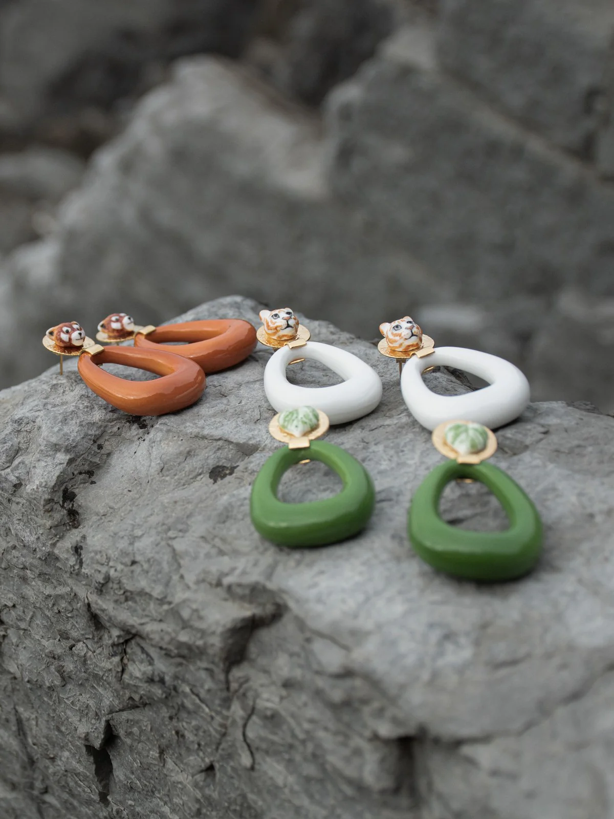 Boucles d'oreilles ovales feuille – Image 4