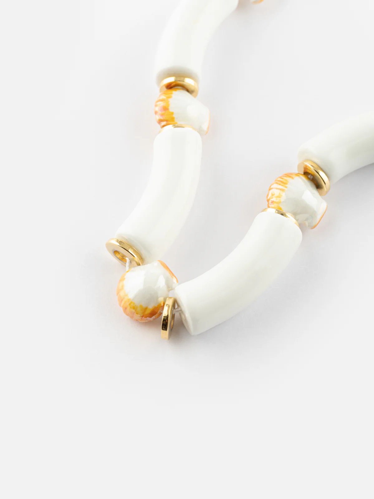 Collier coquillages et perles blanches – Image 6